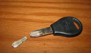 broken-car-key